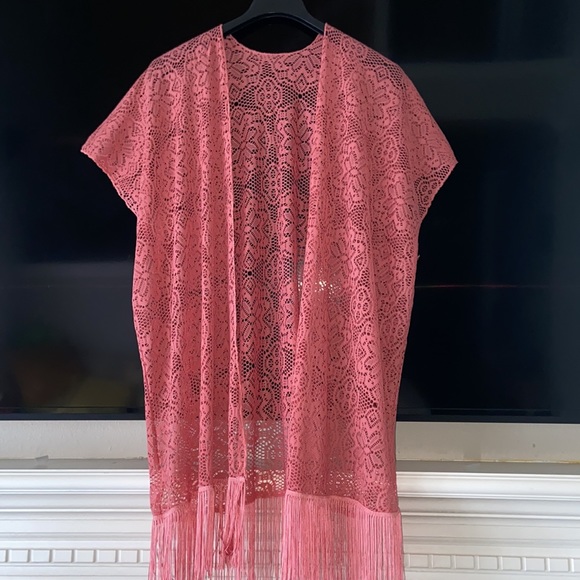 LACE SHRUG CARDIGAN OR BEACH COVERUP - Picture 1 of 10